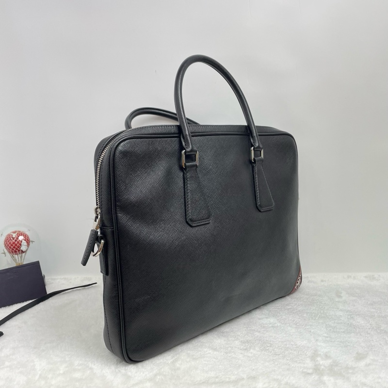 Prada/普拉達  黑色 紅標 公文包 手提包，尺寸：36*27*5，缺肩帶-1
