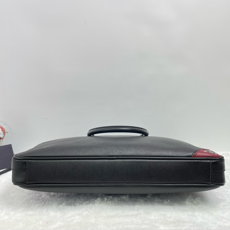 Prada/普拉達  黑色 紅標 公文包 手提包，尺寸：36*27*5，缺肩帶-2