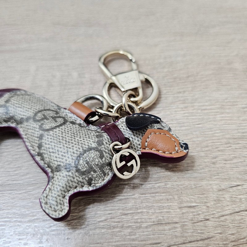 [狗奴必備🤣] Gucci老花棕色深紫皮革小狗吊飾-2