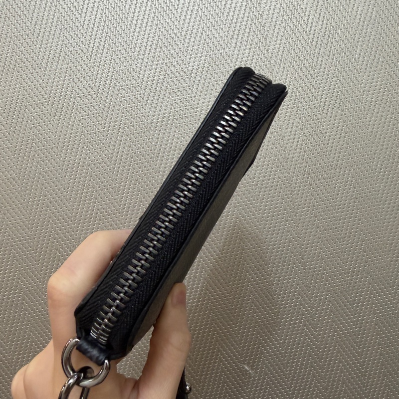 LV 黑灰原花銀釦ㄇ拉短夾（掛繩可拆）-3