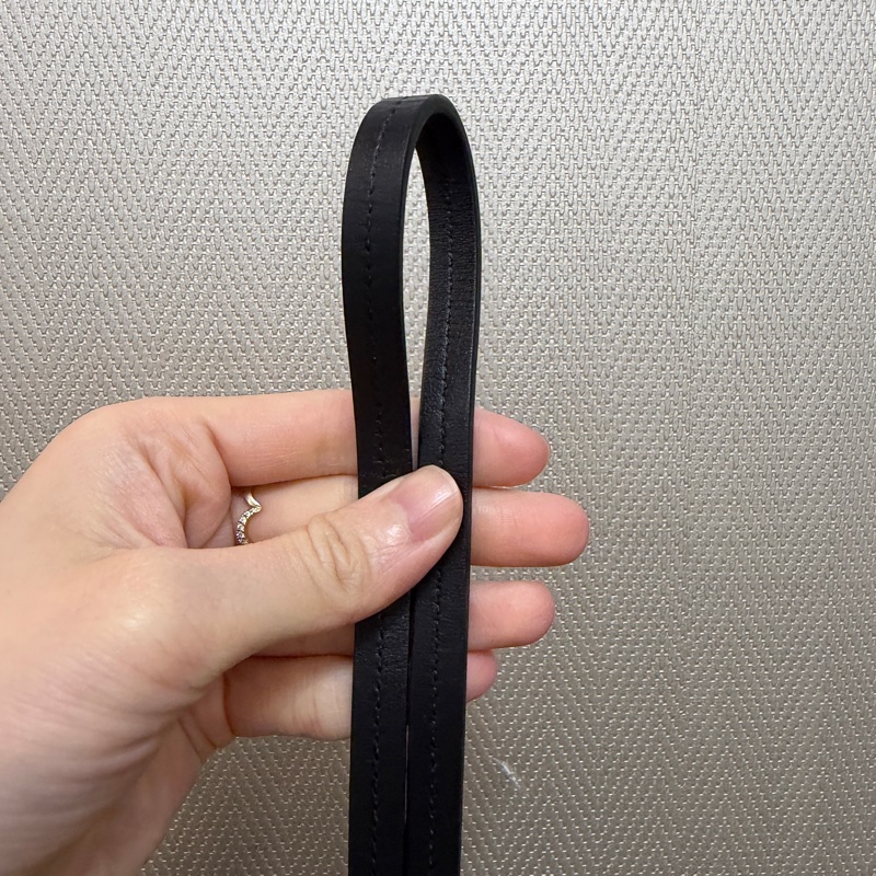 LV 黑灰原花銀釦ㄇ拉短夾（掛繩可拆）-12