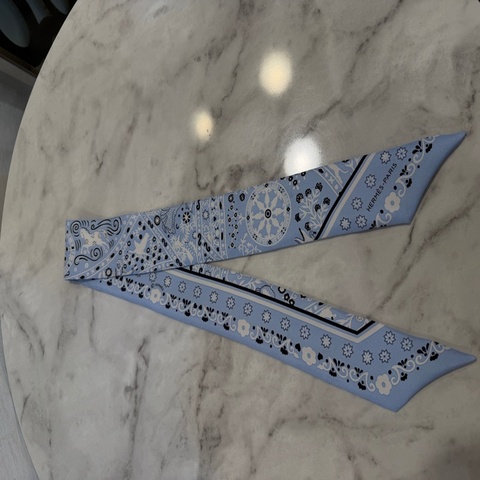 Hemes 淺藍色白馬白鴿藤蔓Twilly