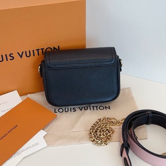 芯片款 路易威登/Louis Vuitton Lockme Tender雙肩帶郵差包 黑白全皮 肩帶內拼櫻花粉-1