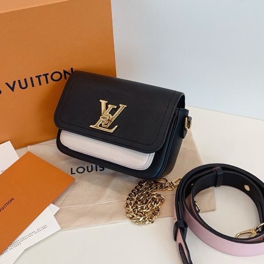 芯片款 路易威登/Louis Vuitton Lockme Tender雙肩帶郵差包 黑白全皮 肩帶內拼櫻花粉-2