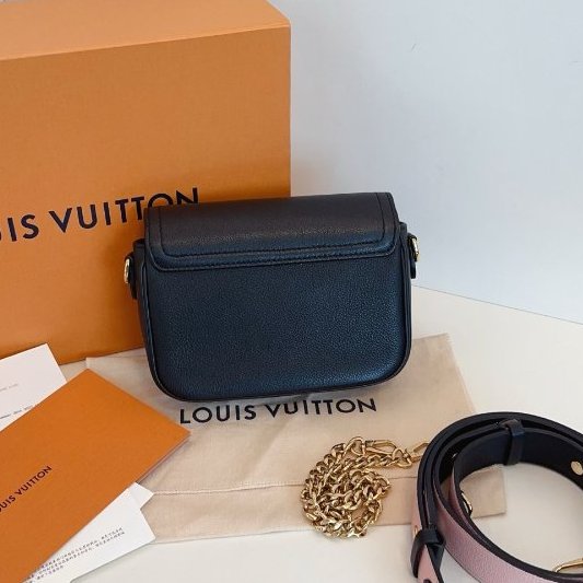 芯片款 路易威登/Louis Vuitton Lockme Tender雙肩帶郵差包 黑白全皮 肩帶內拼櫻花粉-7