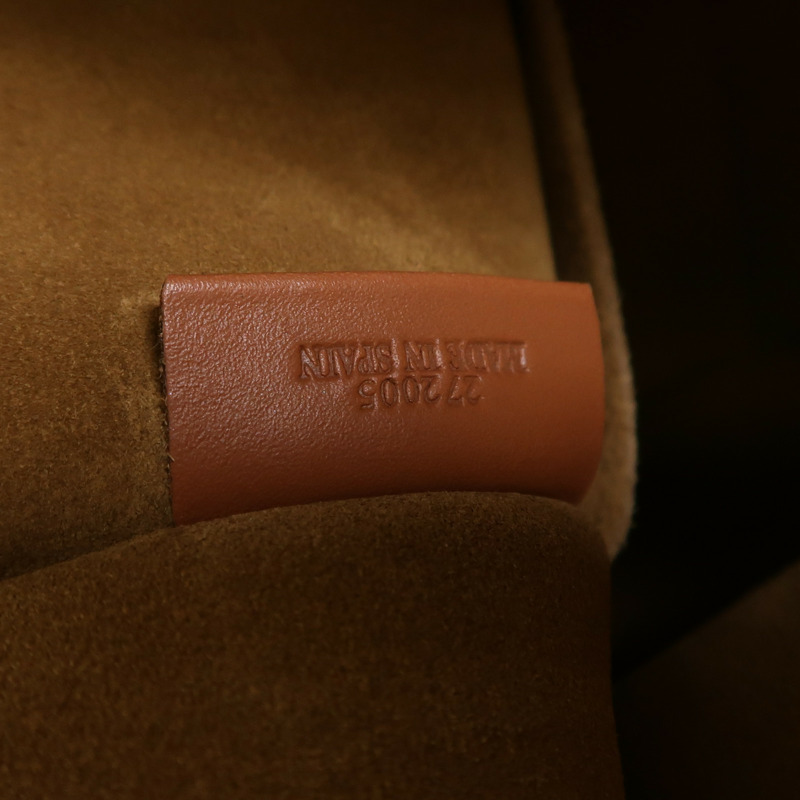 LOEWE 牛皮皮革Gate Anagram Bucket金扣肩背袋-6