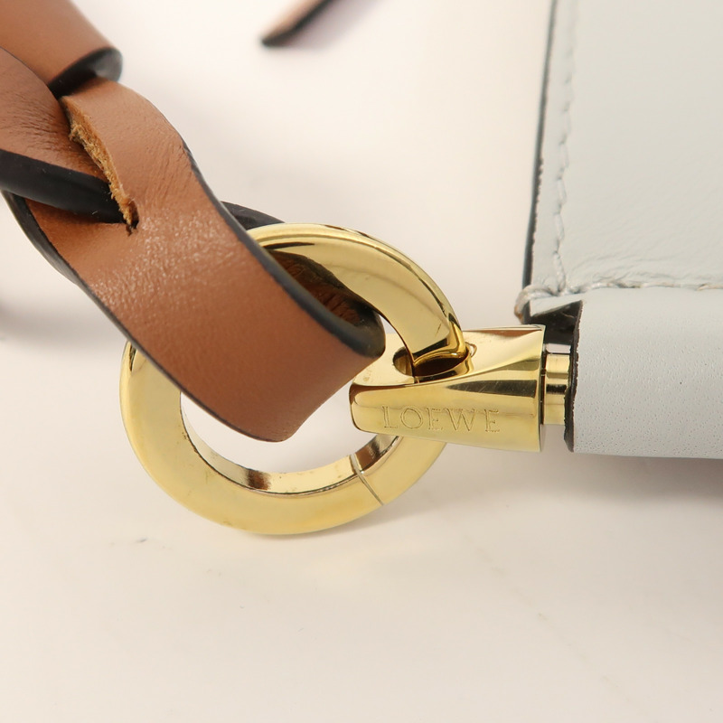 LOEWE 牛皮皮革Gate Anagram Bucket金扣肩背袋-13