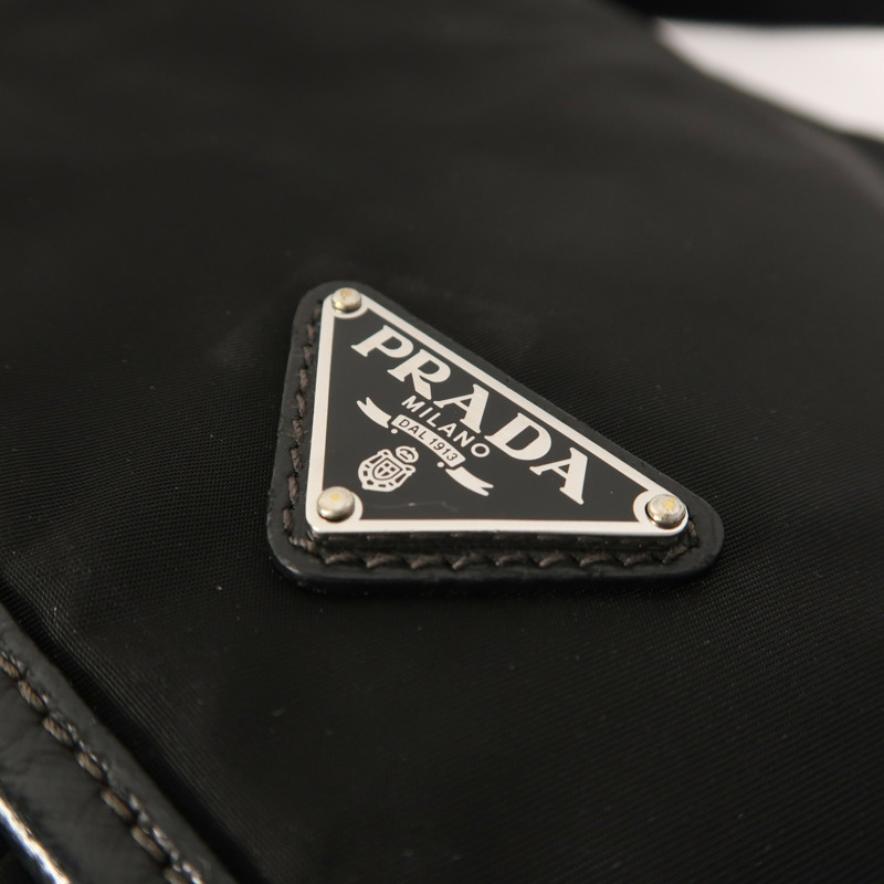PRADA 尼龍Messenger Bag銀扣肩背袋-8