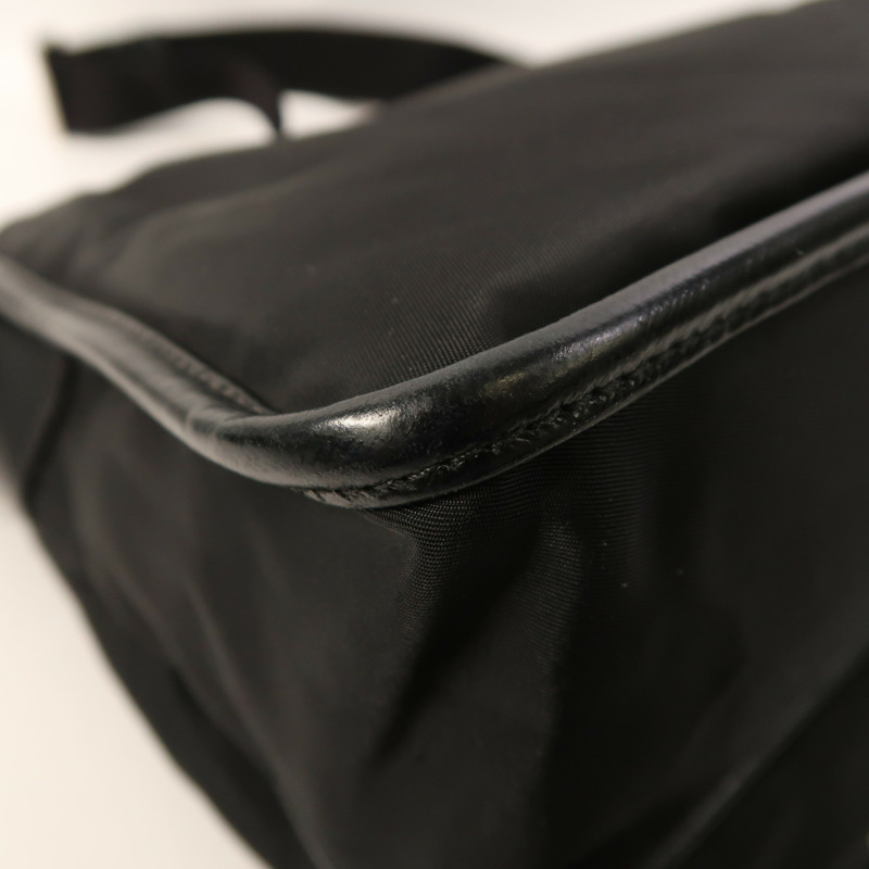 PRADA 尼龍Messenger Bag銀扣肩背袋-12