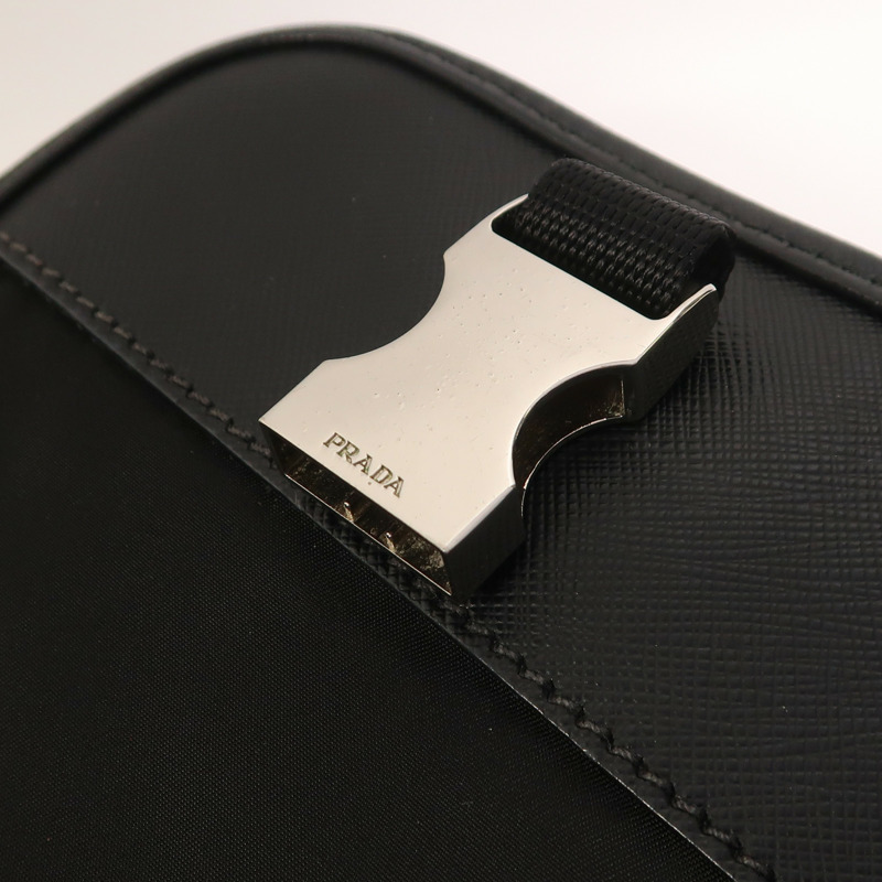 PRADA 尼龍Messenger Bag銀扣肩背袋-16
