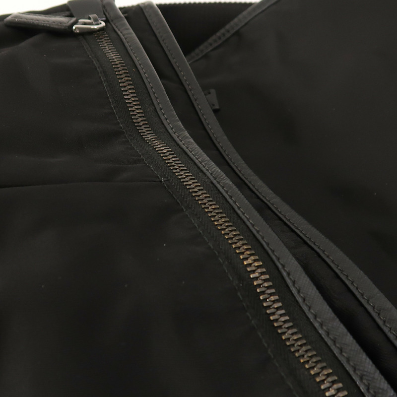 PRADA 尼龍Messenger Bag銀扣肩背袋-17