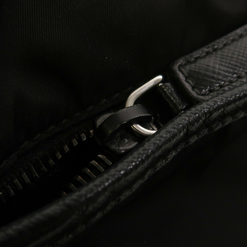 PRADA 尼龍Messenger Bag銀扣肩背袋-18
