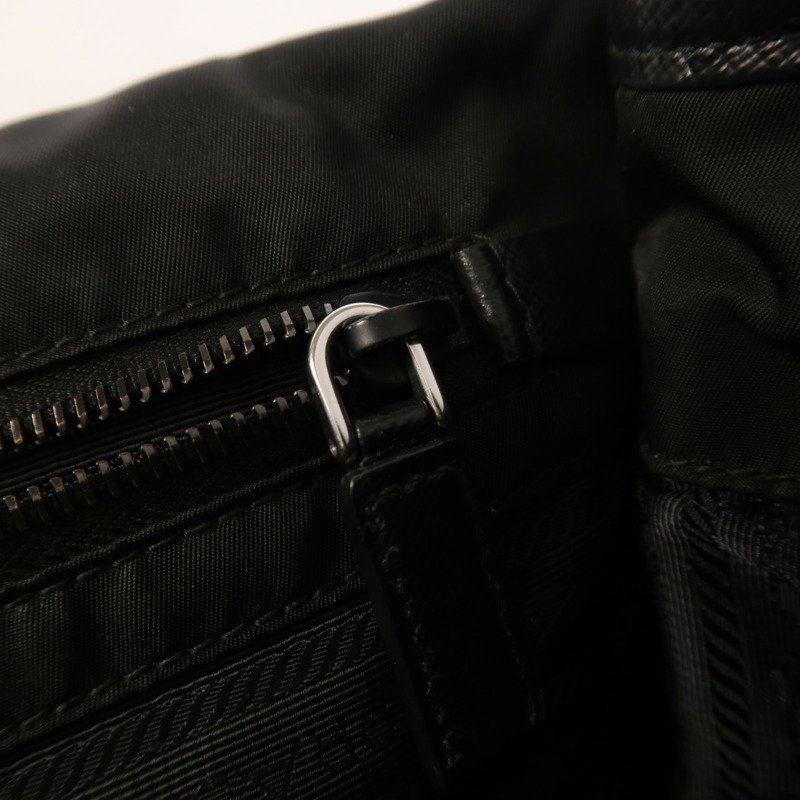 PRADA 尼龍Messenger Bag銀扣肩背袋-22