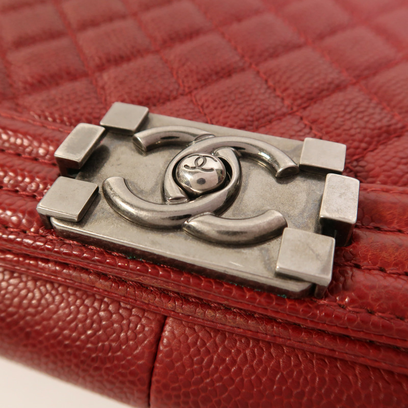 CHANEL 牛皮皮革Boy 28銀扣鏈帶肩背袋-10