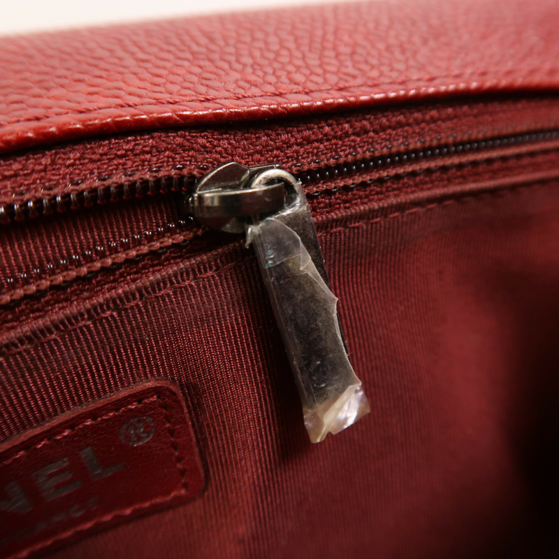 CHANEL 牛皮皮革Boy 28銀扣鏈帶肩背袋-19