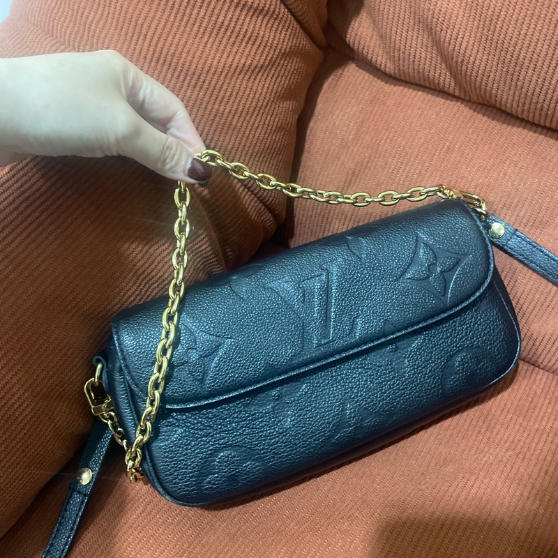 lv 法棍 肩背包（可斜背）-0