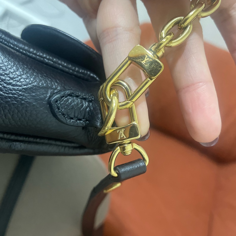 lv 法棍 肩背包（可斜背）-10