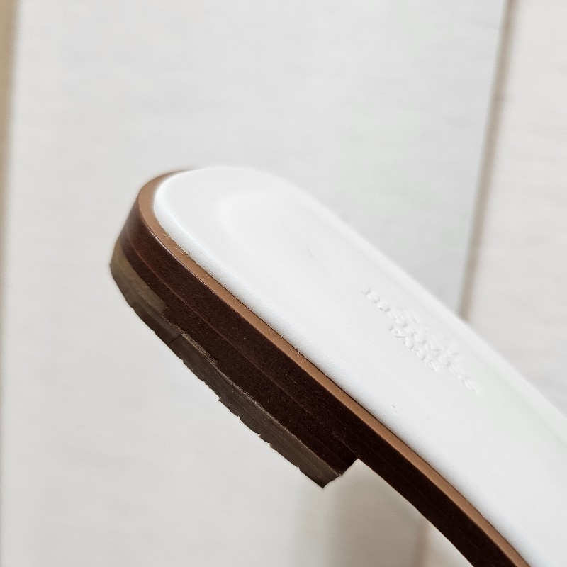 [專櫃五折以下新年新鞋福利🧧] Hermes白小牛皮Oran涼鞋-15