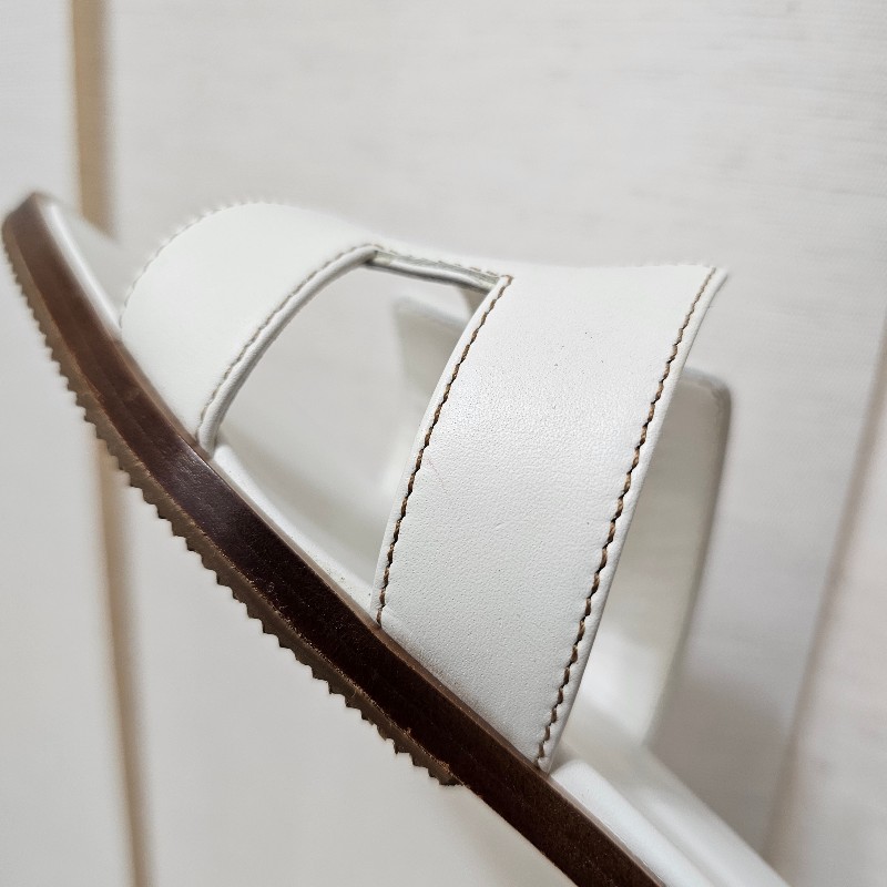 [專櫃五折以下新年新鞋福利🧧] Hermes白小牛皮Oran涼鞋-18