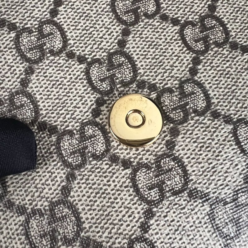 GUCCI 764961 老花翻蓋肩背包-6