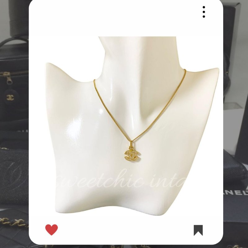 🛍️🎁 26 🔥 2月新品上架 新年情人節💘 CHANEL 香奈兒 經典款 Chanel 金色水鑽雙CC頸鏈 🔥 香奈兒熱賣款 香奈兒經典款 耳環 CHANEL EARRING-1