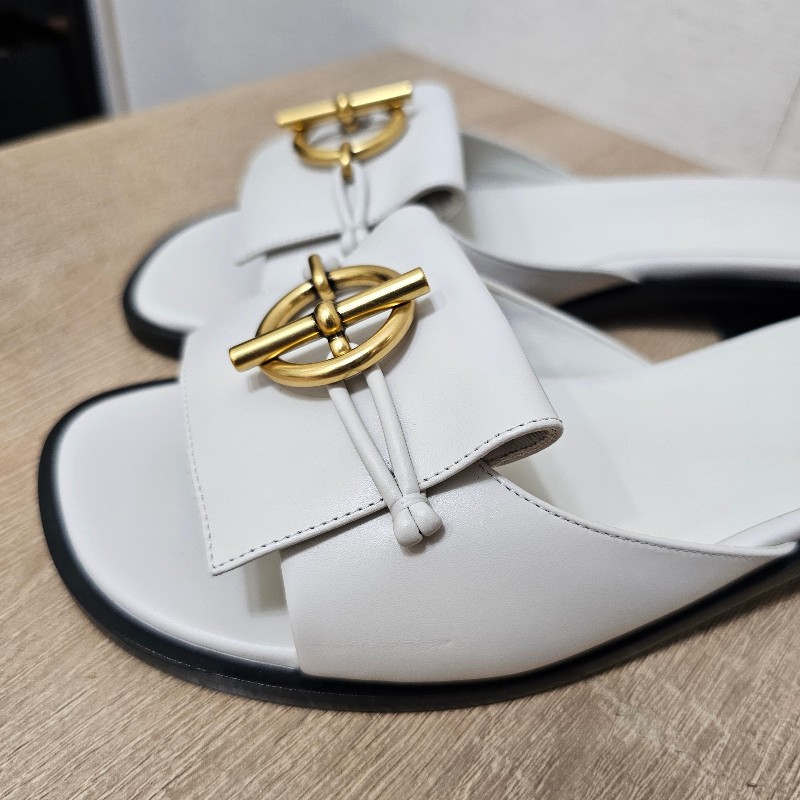 [農曆新年福利🧧] Hermes白牛皮Isle Sandal涼鞋-17