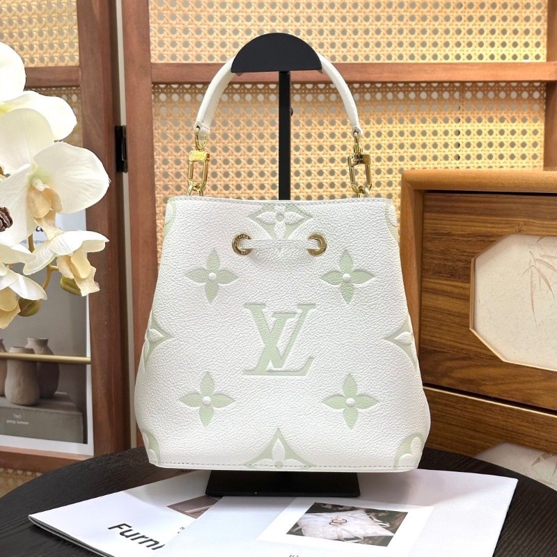 LV 新款NeoNoeBB抹茶綠手提肩背水桶包芯片款20*21*14 98新配件塵袋-2