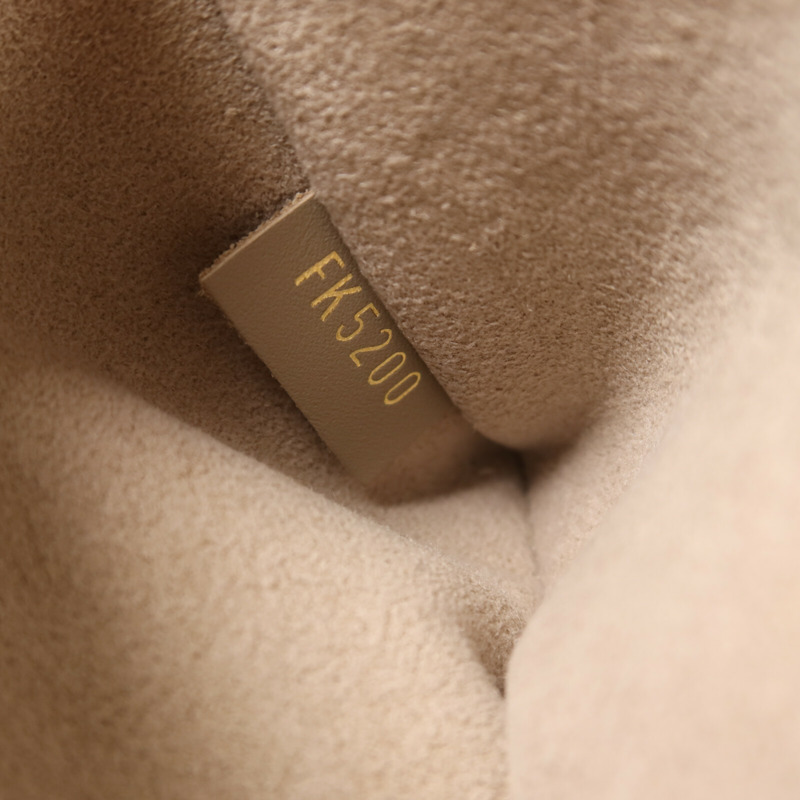 LOUIS VUITTON Monogram Empreinte Vanity PM金扣鏈帶手挽肩背兩用袋-6