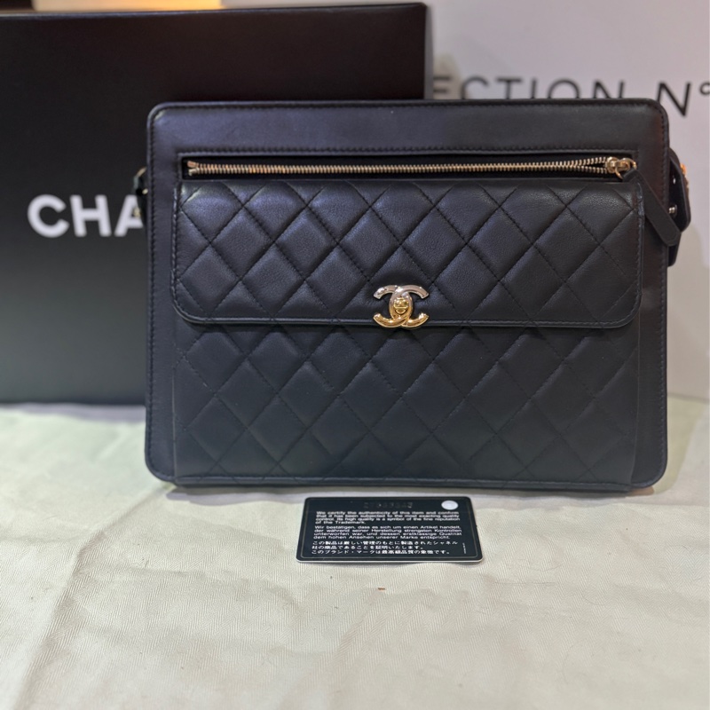 近全新 稀有 Chanel 雙色logo 手拿包 宴會包 文件公事包-0