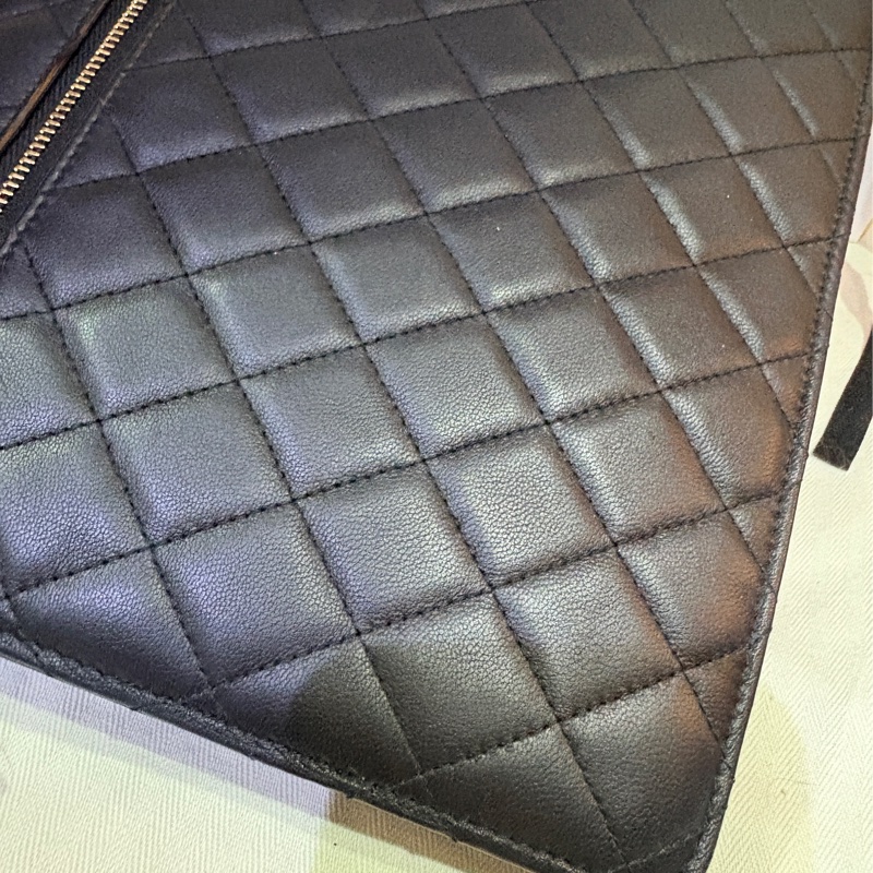 近全新 稀有 Chanel 雙色logo 手拿包 宴會包 文件公事包-9