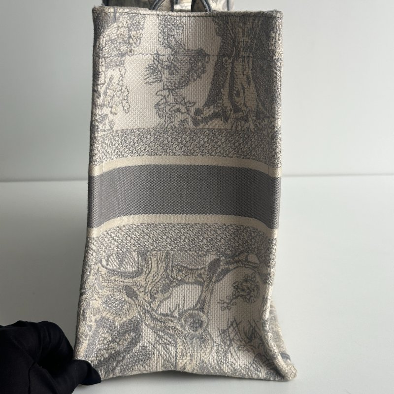 98新🩶 Dior 迪奧 Book Tote 中型托特包 米棕色和灰色-16
