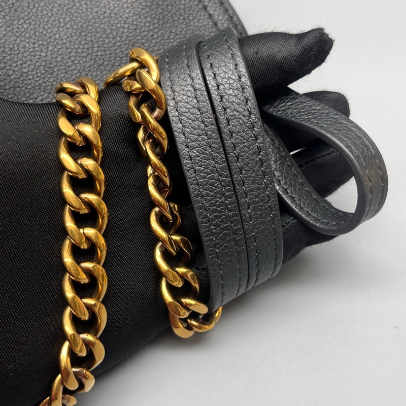 LouisVuitton路易威登 黑色荔枝紋Lockme Chain鏈條包 尺寸23*16-4