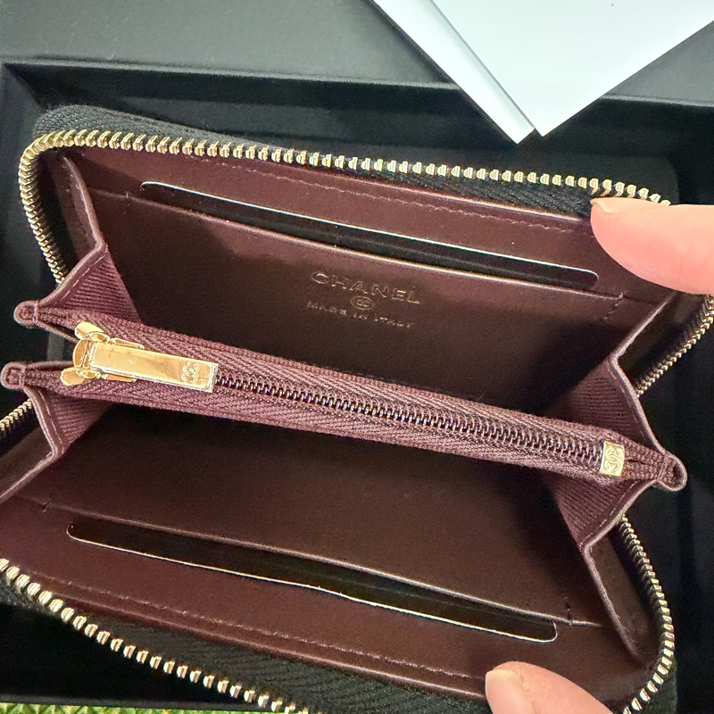 香奈兒。新款黑銀ㄇ字卡包，零錢包-7