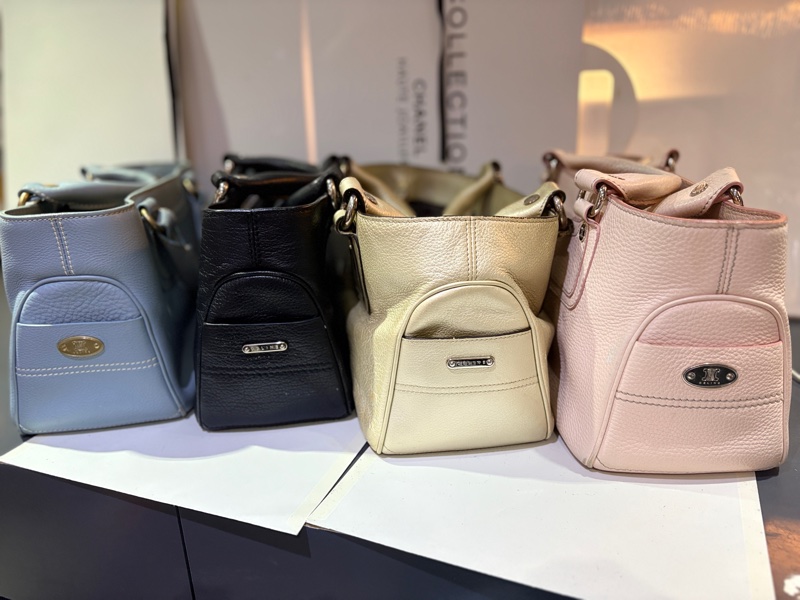 Celine Boogie Bag - 四色 人氣超實用手拿包 (每一個單一售價）-0