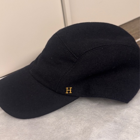 愛馬仕Hermes 黑色刺繡老帽棒球帽刺繡羊毛刺繡款58公分
