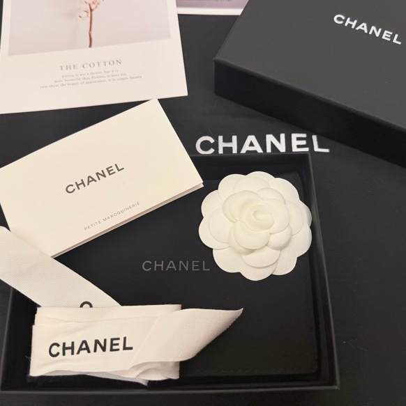 CHANEL新款 / 全新 / 荔枝牛皮/中短夾-12