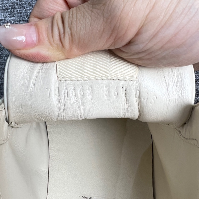 全新 Gucci 米白色皮面櫻桃愛心印花老爹鞋36.5碼-3