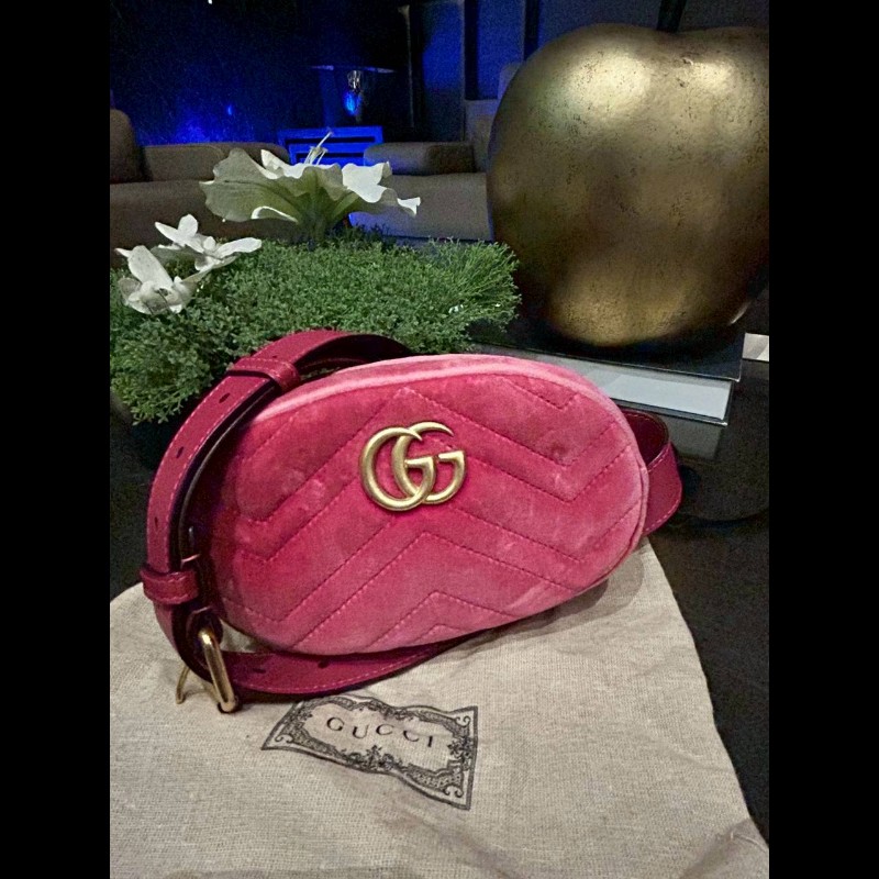 Gucci粉色天鵝絨腰包-5
