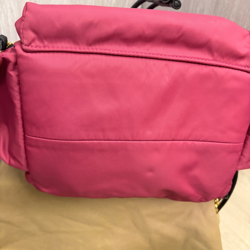 Burberry 莓果色 後背包-1