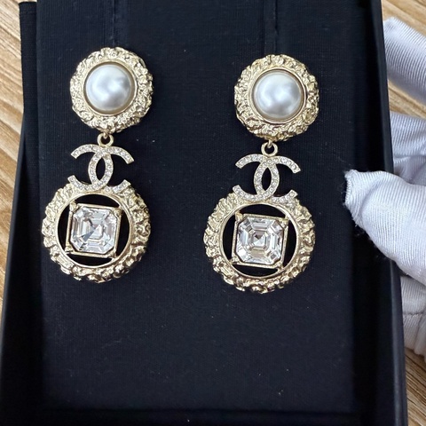 CHANEL香奈兒珍珠鑽飾耳環