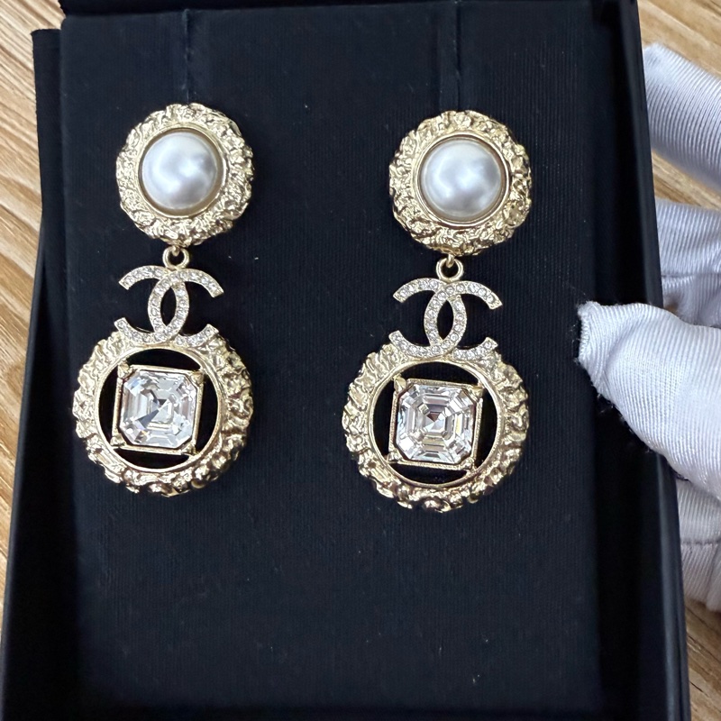 CHANEL香奈兒珍珠鑽飾耳環-1