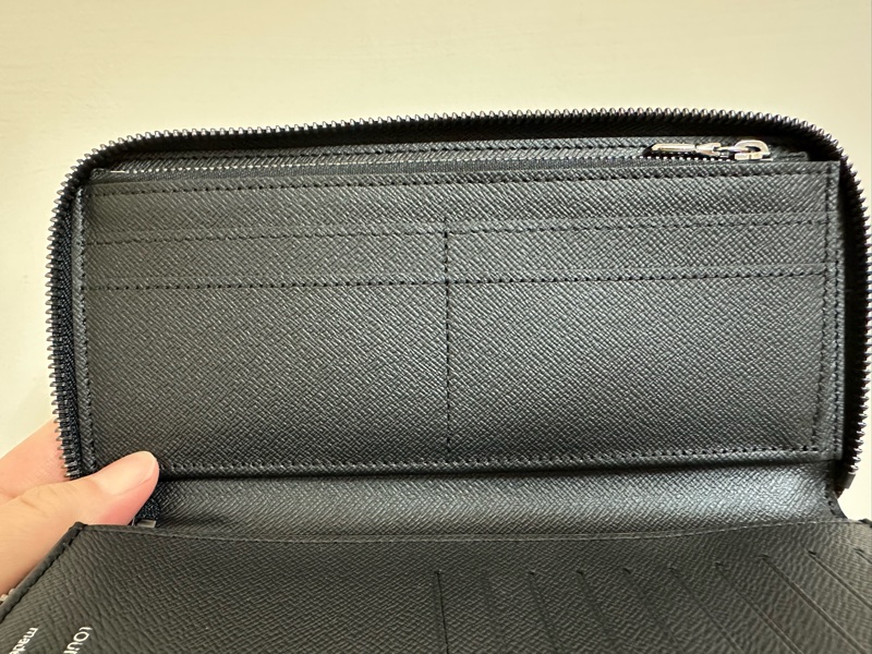 LV 黑色 原花 PVC塗層帆布 直立式 拉鍊長夾 M62295-17