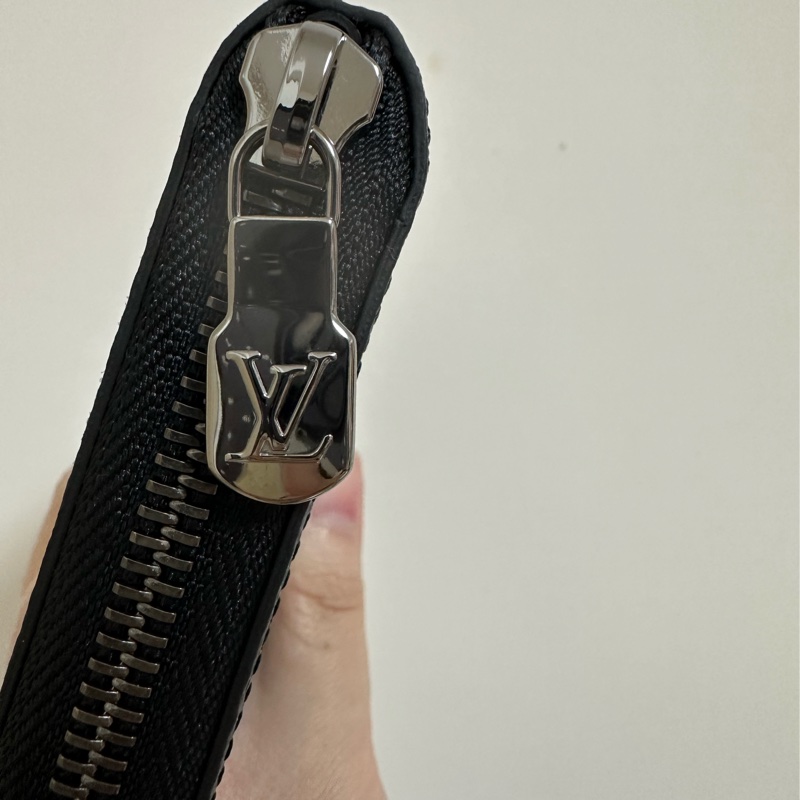 LV 黑色 原花 PVC塗層帆布 直立式 拉鍊長夾 M62295-21