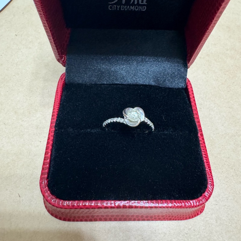 漢神巨蛋引雅專櫃購買的鑽石白K金戒指-1