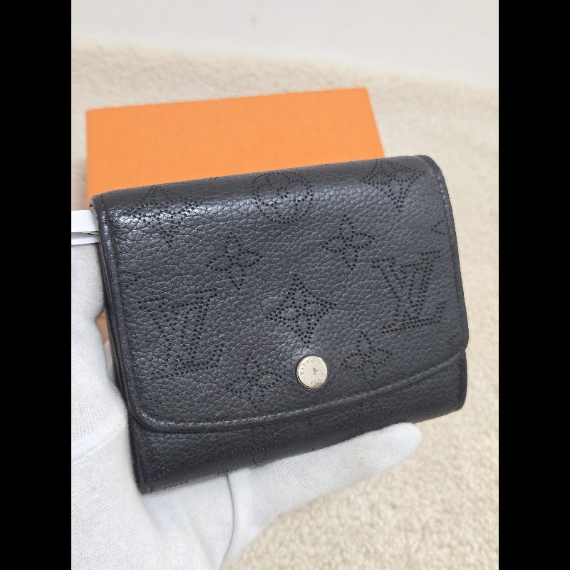 LV 路易威登 Louis Vuitton Mahina 皮革Iris 短夾 小皮件 零錢包 錢包-5