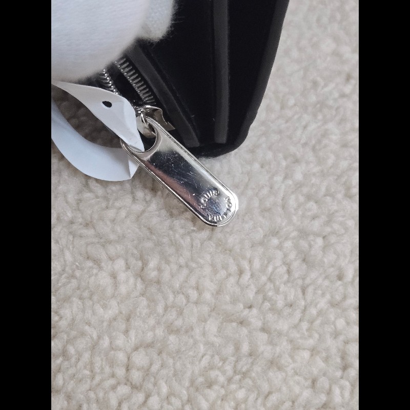 LV 路易威登 Louis Vuitton Mahina 皮革Iris 短夾 小皮件 零錢包 錢包-17