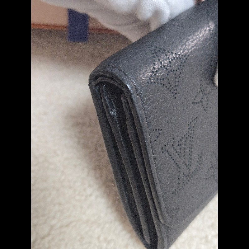 LV 路易威登 Louis Vuitton Mahina 皮革Iris 短夾 小皮件 零錢包 錢包-22