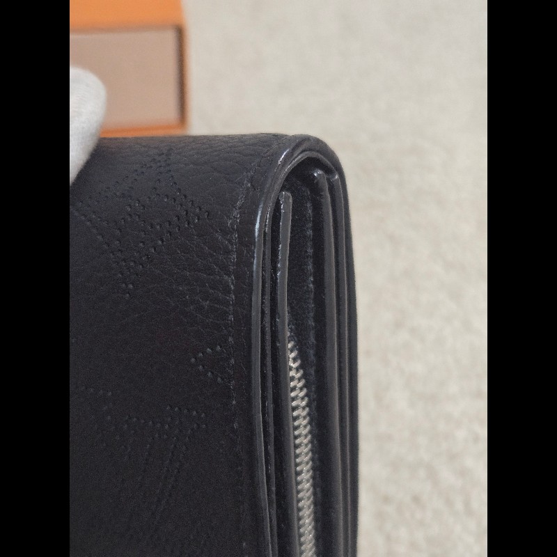 LV 路易威登 Louis Vuitton Mahina 皮革Iris 短夾 小皮件 零錢包 錢包-23