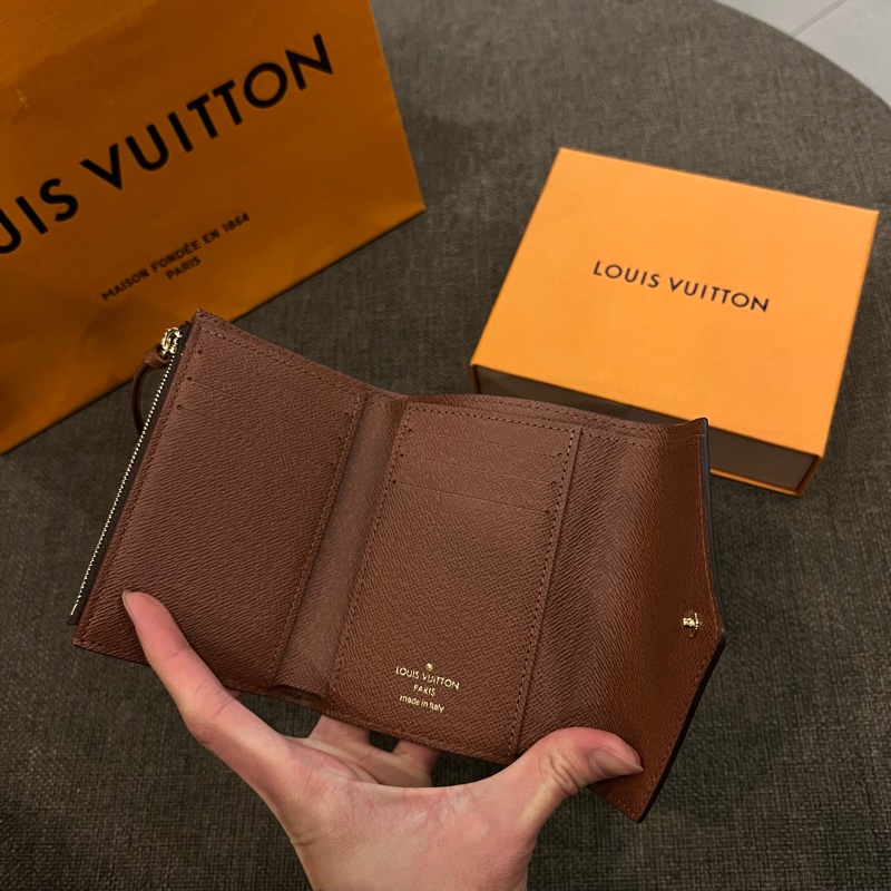 📢全新 票選第一的經典不敗款❤️Louis Vuitton LV 經典老花金釦三折短夾晶片款 正品-2