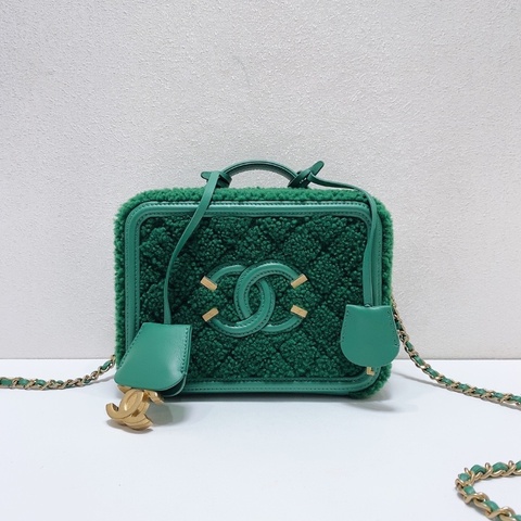 Chanel毛呢綠色金扣相機包 手提肩背斜背鏈條包20×15×9cm 98新配件塵袋